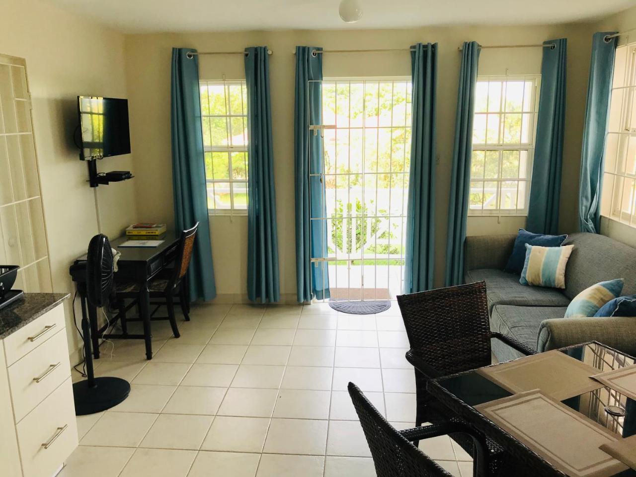 Turtle Ridge Apartments Saint James Buitenkant foto